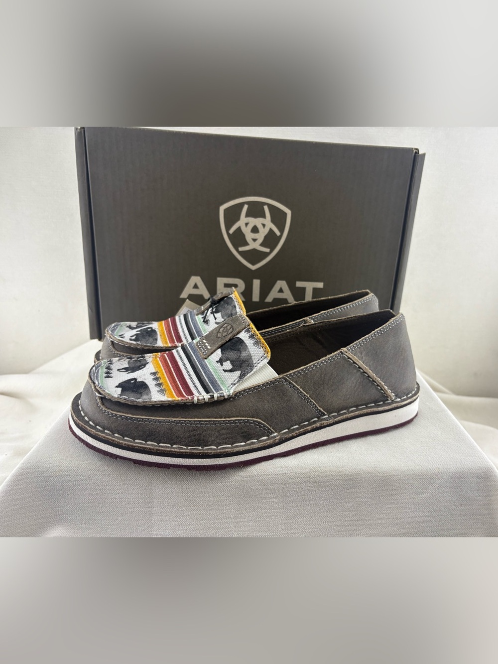 Ariat Gray Leather Slip-On Loafers with Multicolor Striped buffalo women’s 6